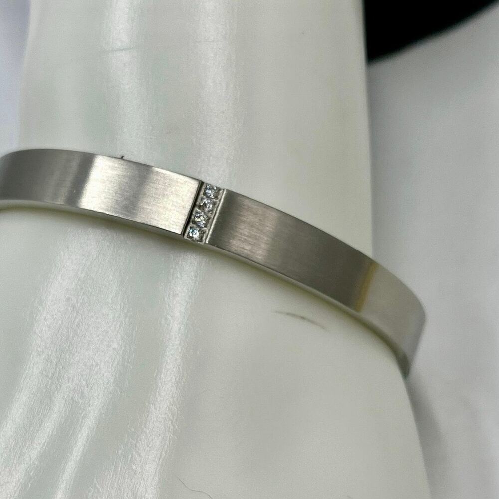 Stainless Steel Oval Brushed Four Embedded‎ Crystals Snap Hinged Closure Bangle